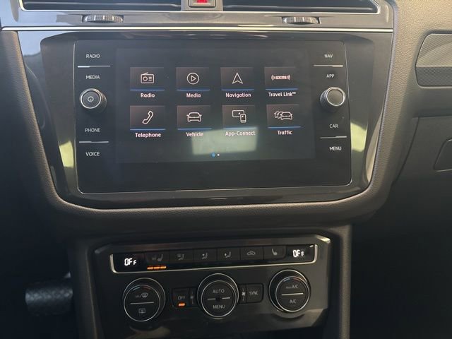 Used 2018 Volkswagen Tiguan SEL Premium image 20