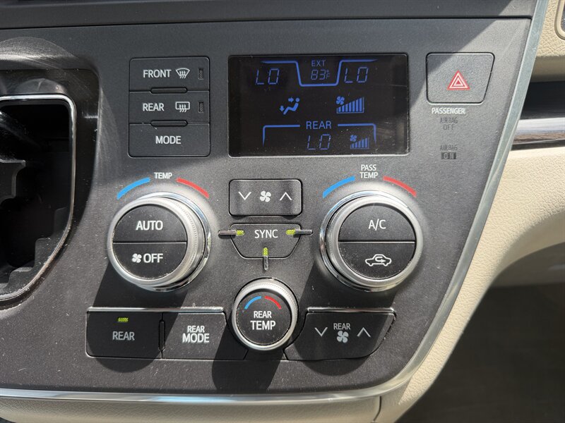 Used 2015 Toyota Sienna XLE w/ XLE Navigation Package AWD/4WD image 29