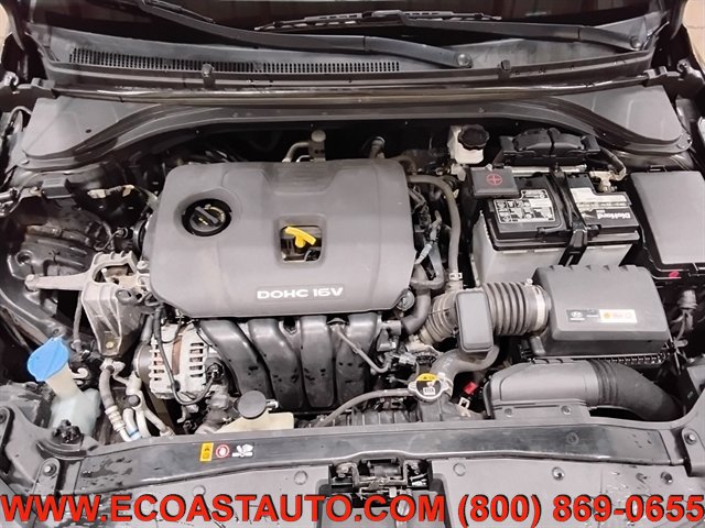 Used 2017 Hyundai Elantra SE FWD image 9