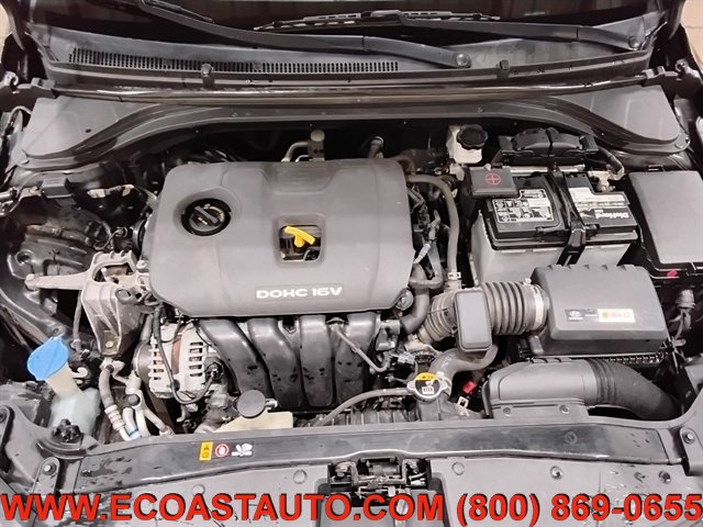 Used 2017 Hyundai Elantra SE image 9