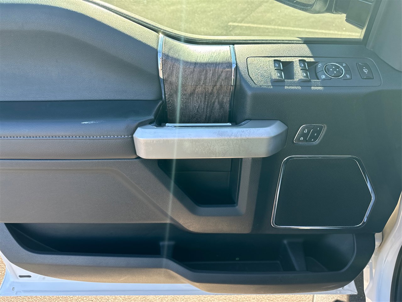 Used 2017 Ford F250 Lariat w/ Lariat Value Package image 20