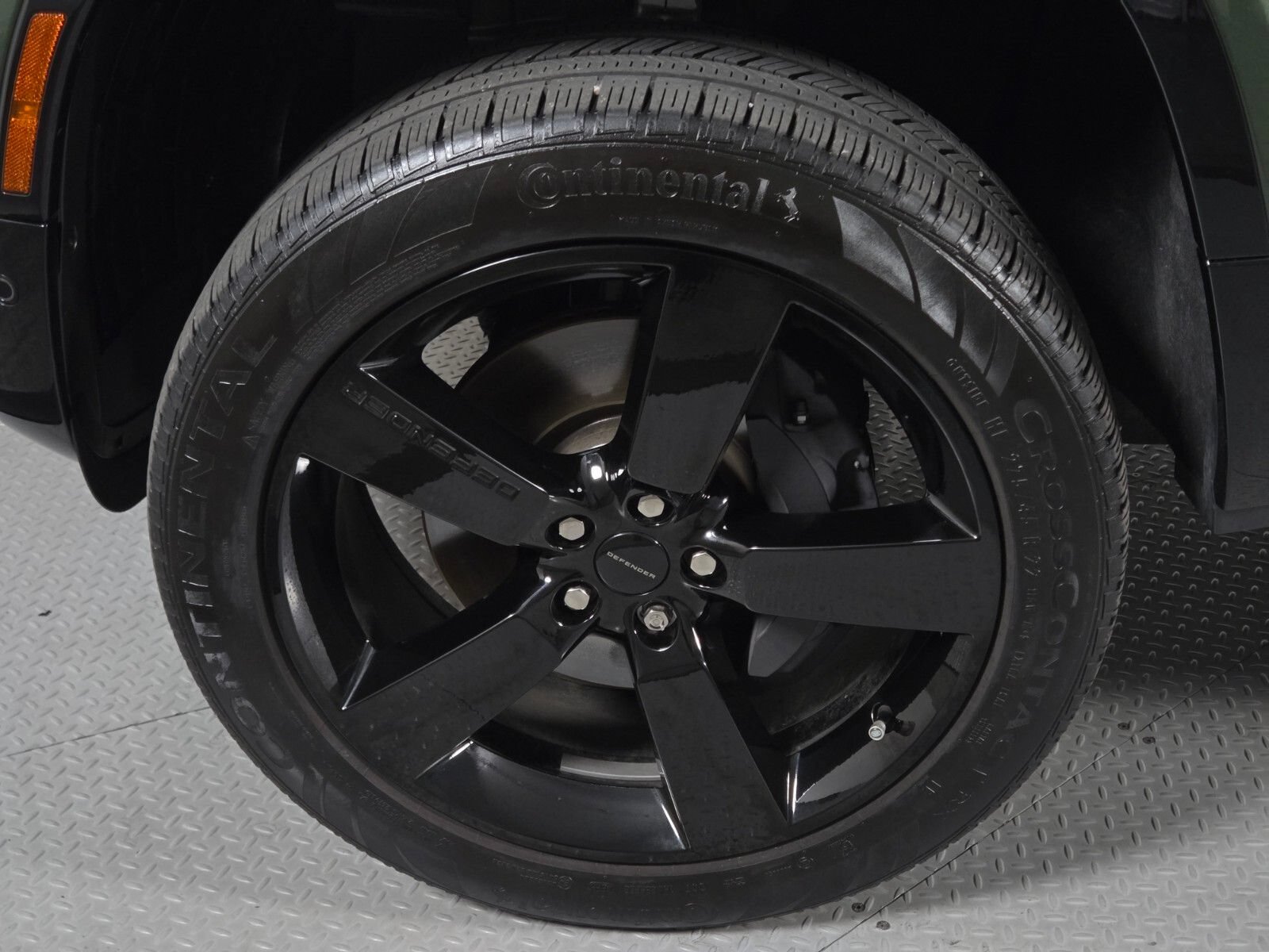 Used 2026 Land Rover Defender 110 X-Dynamic SE AWD/4WD image 9