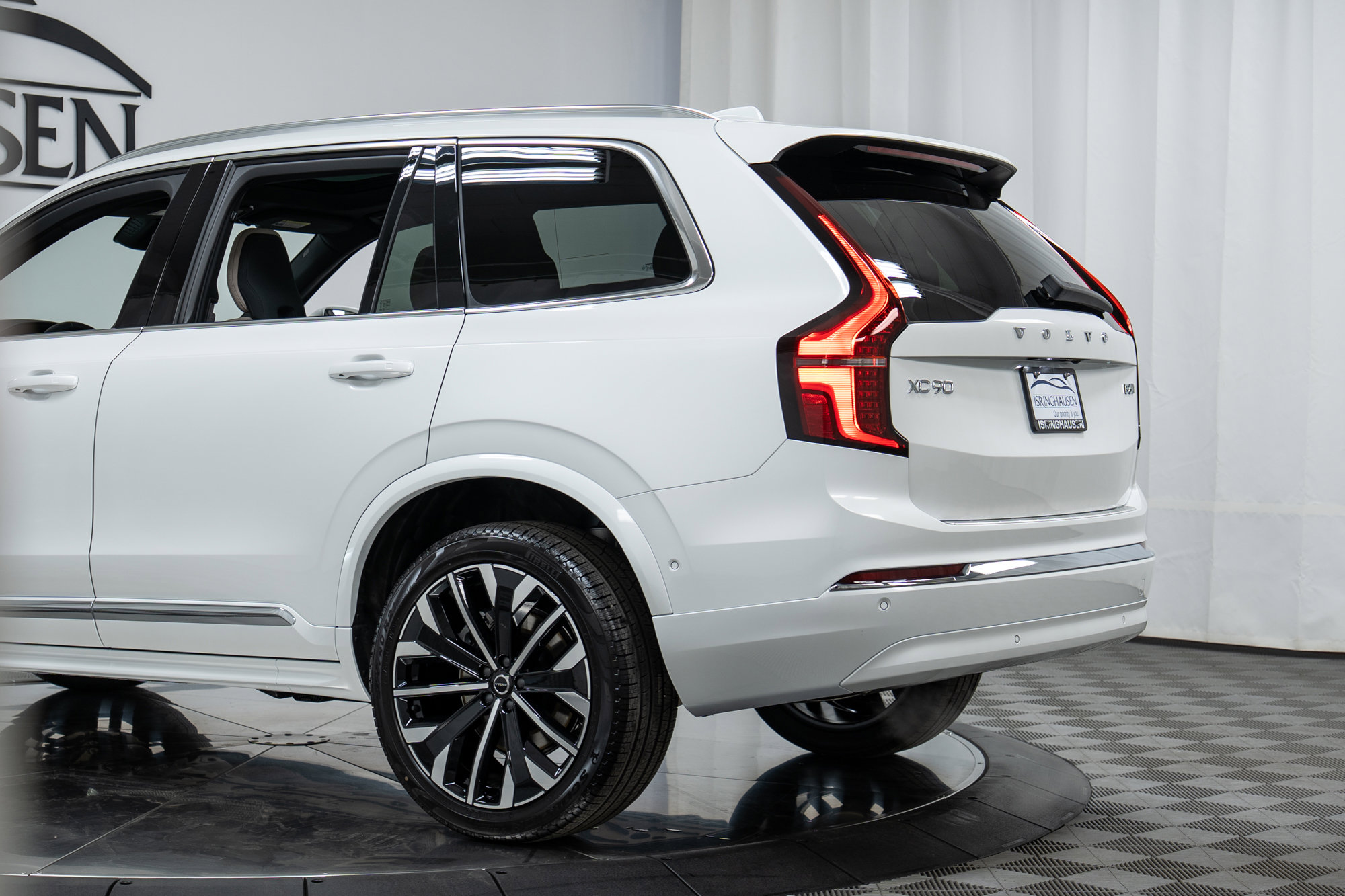 New 2026 Volvo XC90 B6 Plus w/ Protection Package Premier image 30