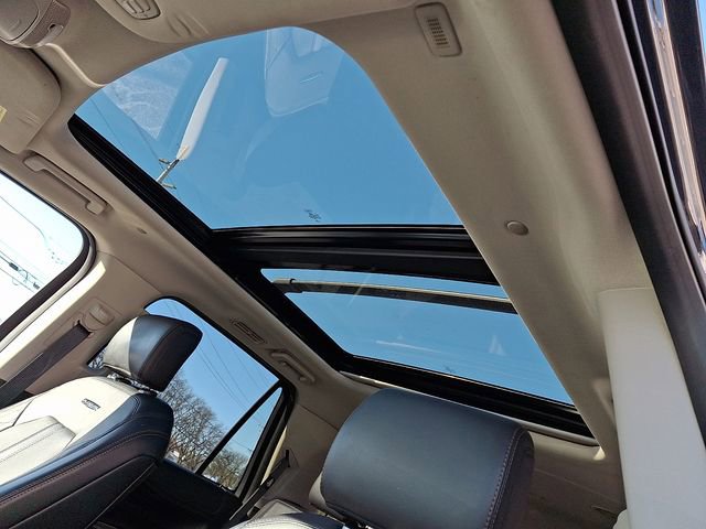 Used 2019 Ford Expedition Platinum image 16