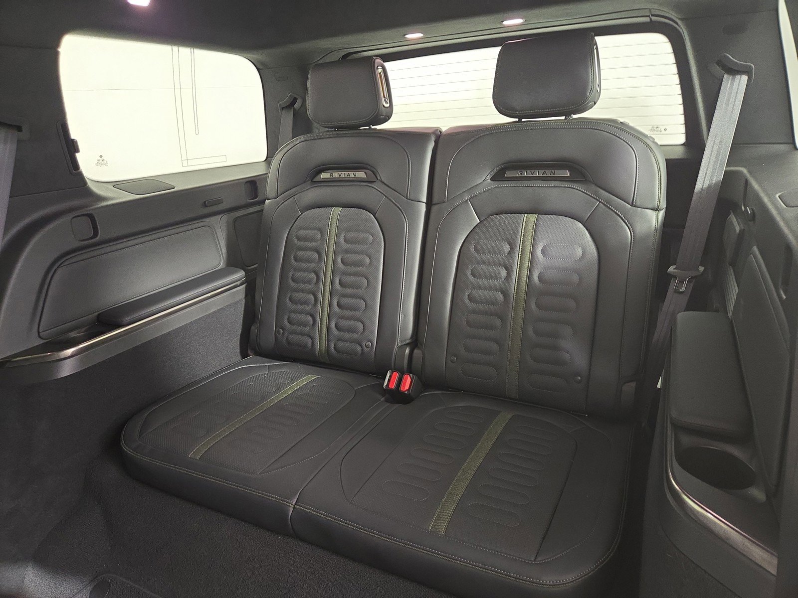 Used 2024 Rivian R1S Adventure AWD/4WD image 22