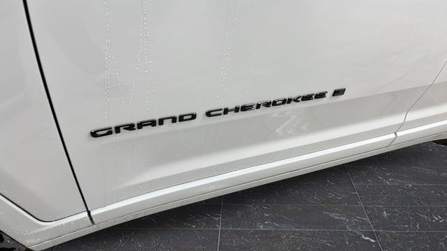 New 2026 Jeep Grand Cherokee Limited AWD/4WD image 35