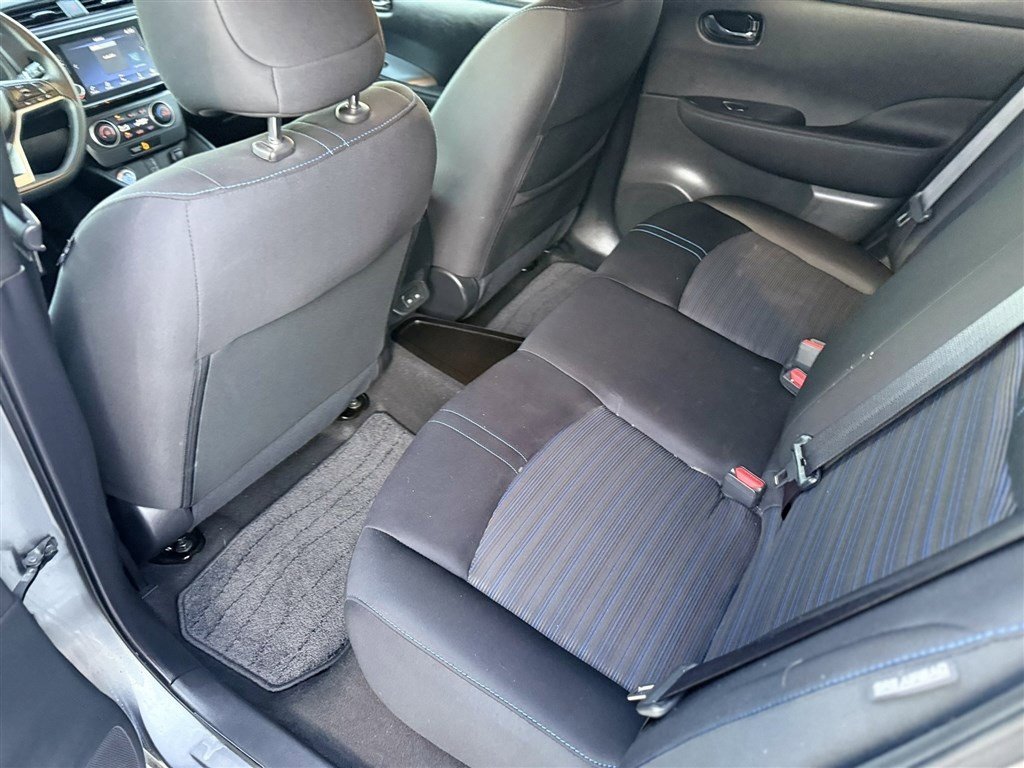 Used 2022 Nissan Leaf S image 18