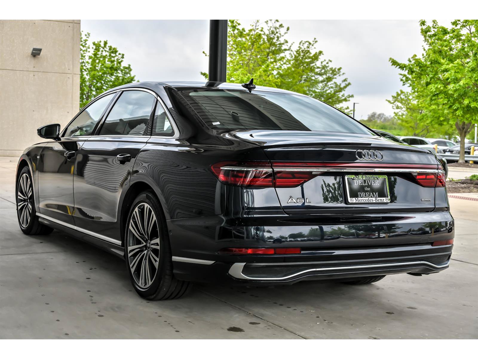 Used 2023 Audi A8 L 3.0T w/ Comfort Plus Package AWD/4WD image 6