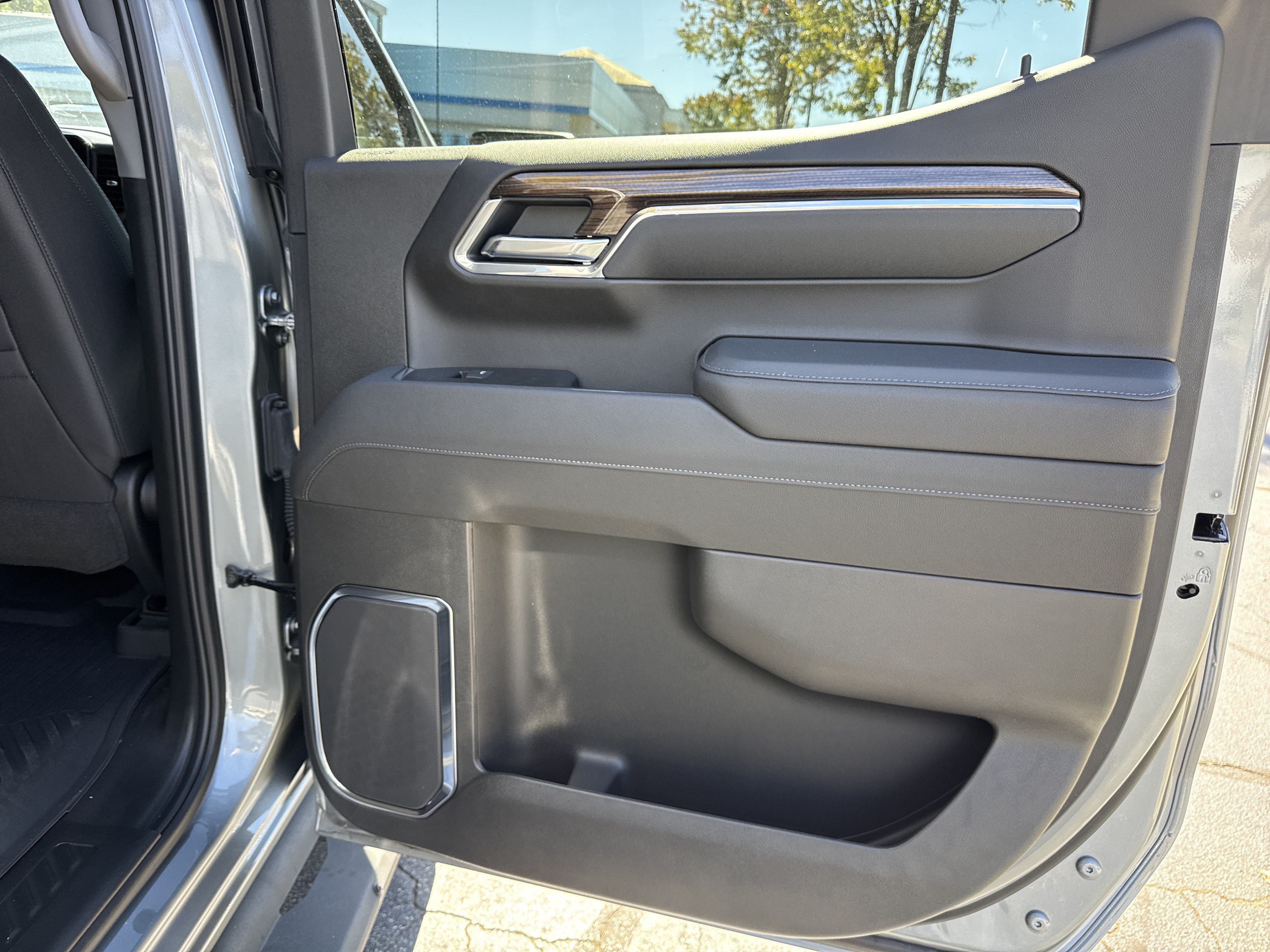 New 2026 Chevrolet Silverado 1500 LT Trail Boss w/ Convenience Package II AWD/4WD image 16