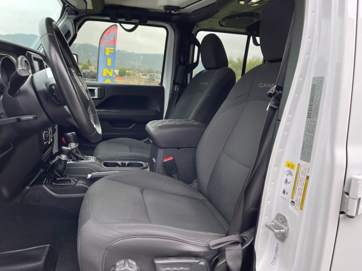 Used 2019 Jeep Wrangler Unlimited Sahara AWD/4WD image 15