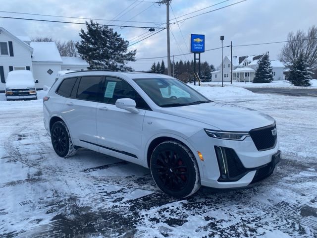 Used 2023 Cadillac XT6 Sport w/ LPO, ONYX Package image 6