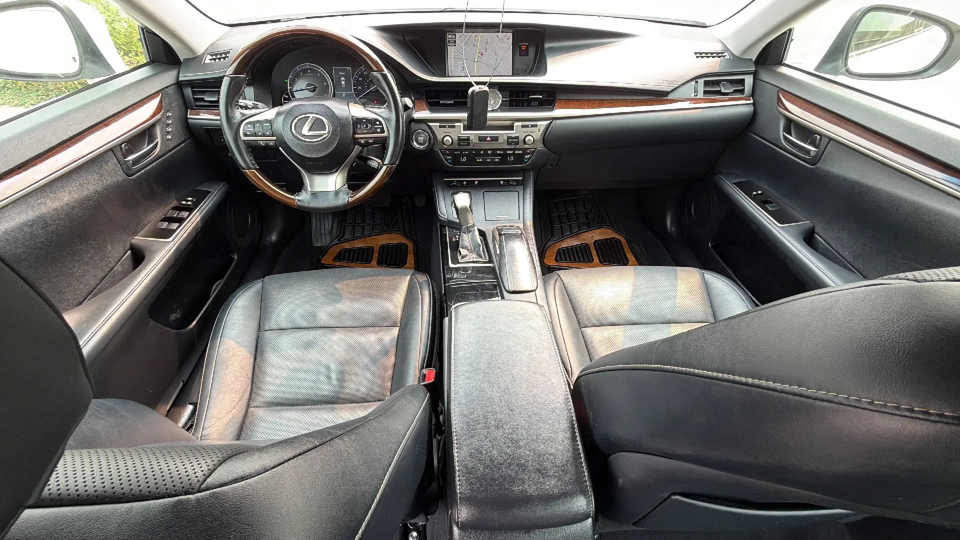 Used 2018 Lexus ES 350 w/ Navigation System Package FWD image 27
