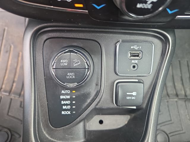 Used 2019 Jeep Compass Trailhawk AWD/4WD image 26