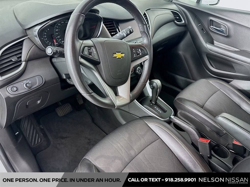 Used 2020 Chevrolet Trax LT w/ LT Convenience Package AWD/4WD image 9