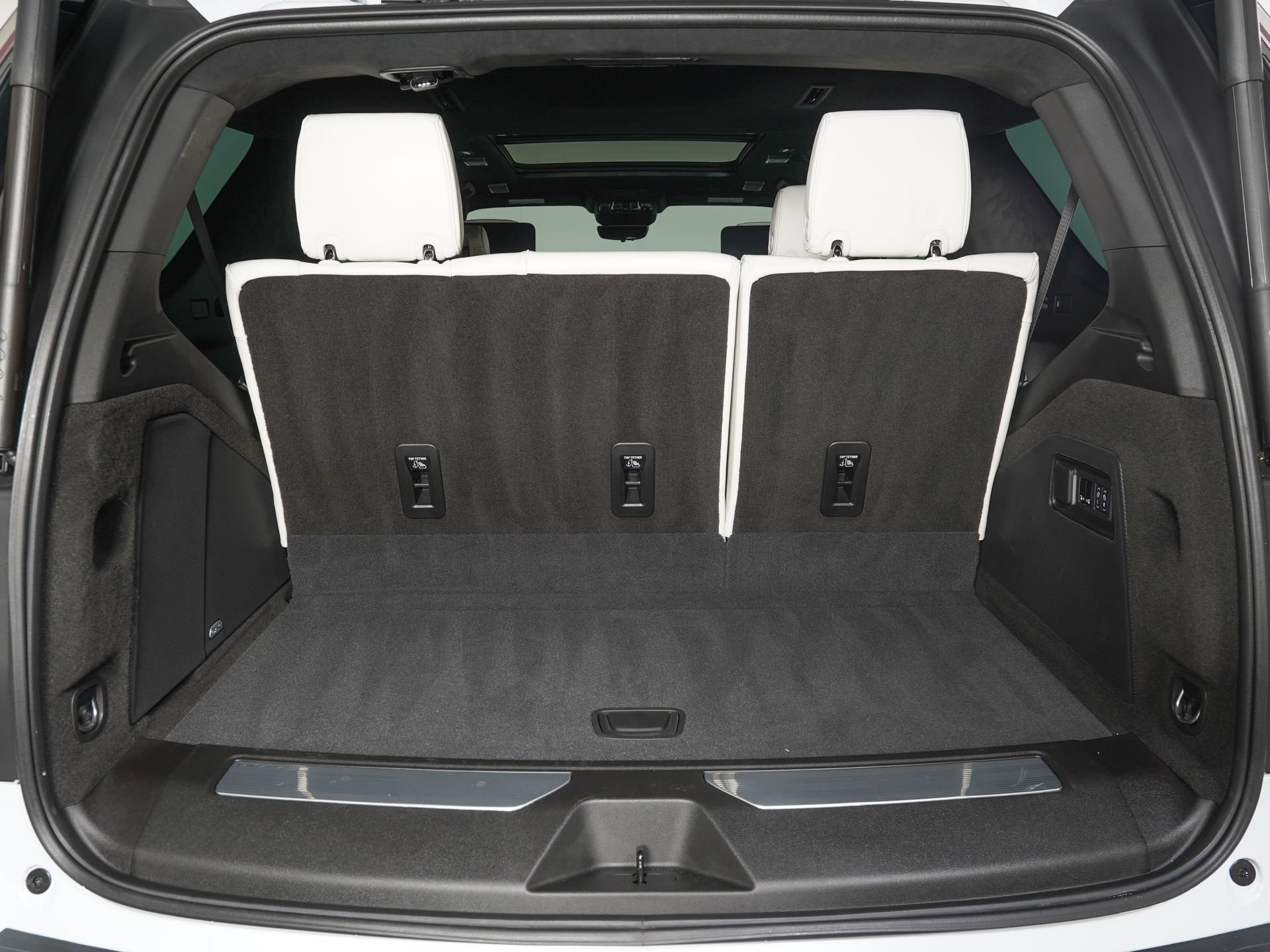 Used 2026 Cadillac Escalade V w/ LPO, ONYX Package AWD/4WD image 11