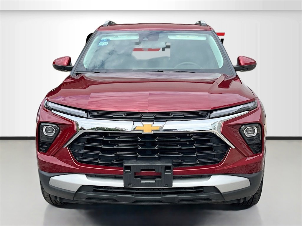 Used 2024 Chevrolet TrailBlazer LT image 2