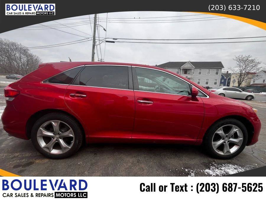 Used 2011 Toyota Venza AWD w/ Comfort Pkg image 3