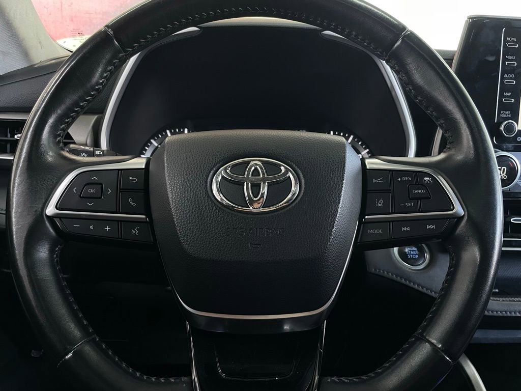 Used 2020 Toyota Highlander XLE image 39