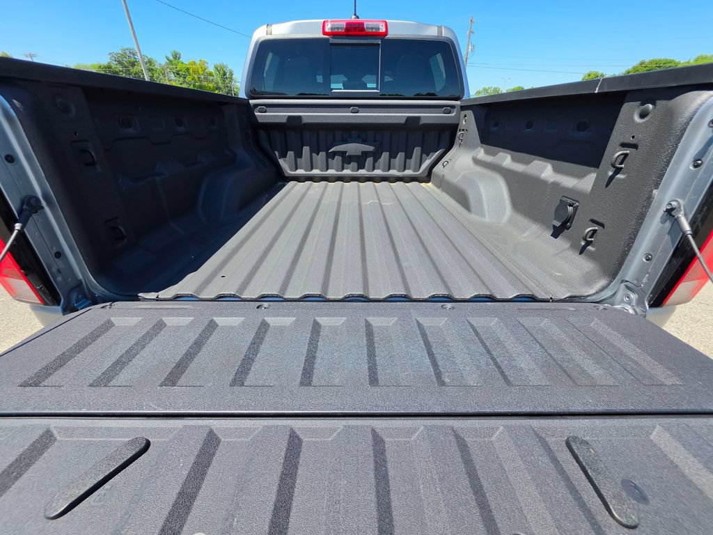 Used 2025 Chevrolet Colorado ZR2 AWD/4WD image 17