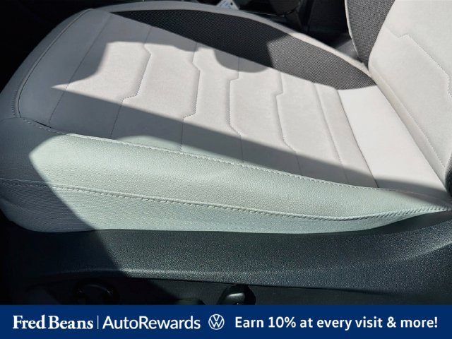 New 2026 Volkswagen Taos SE AWD/4WD image 21