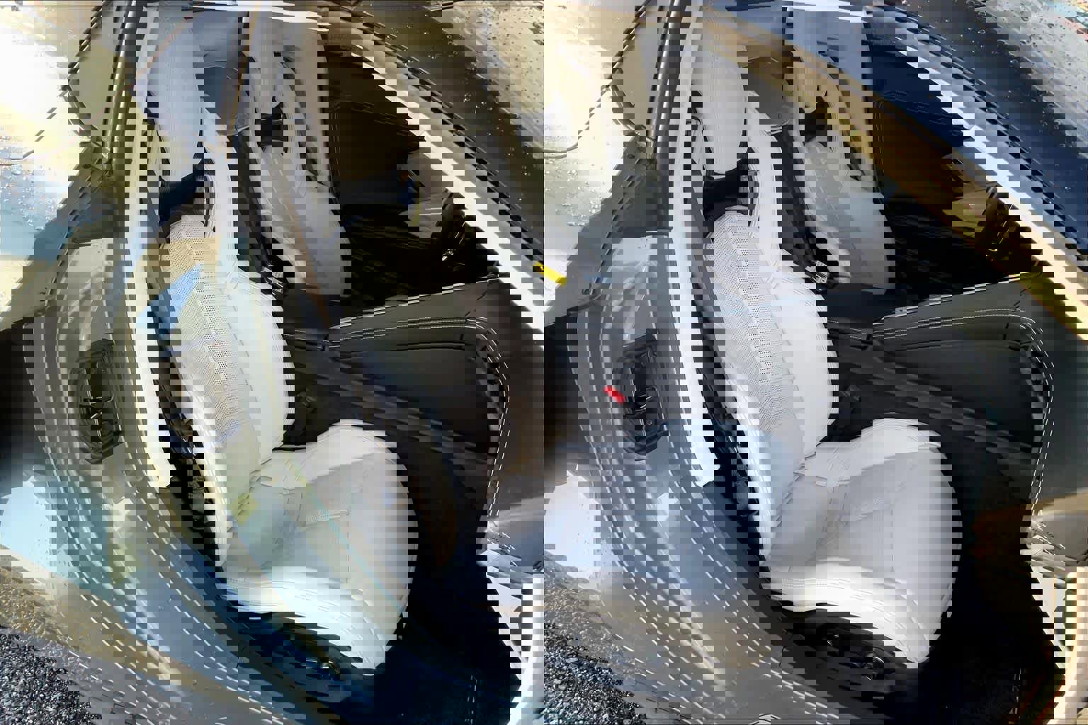 Used 2023 Chevrolet Corvette Stingray Premium Conv w/ Z51 Performance Package image 9