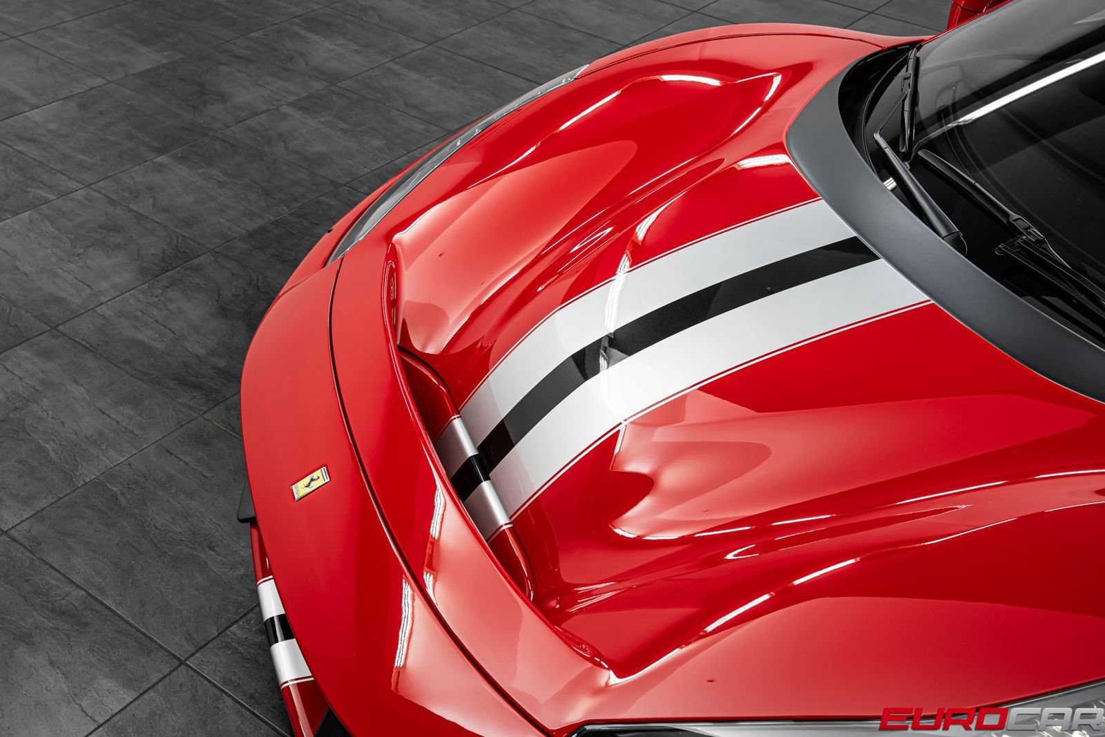 Used 2019 Ferrari 488 Pista Coupe RWD image 9