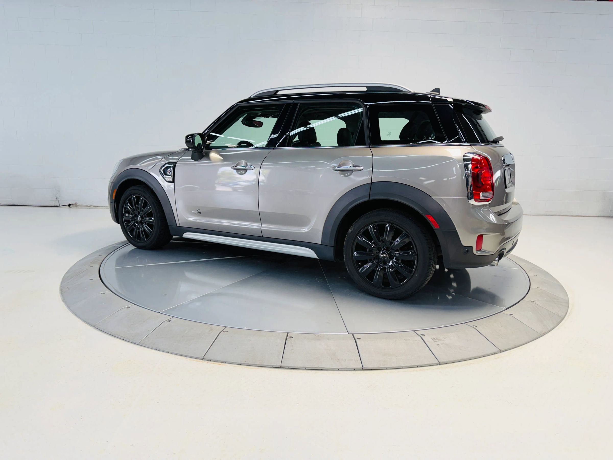 Used 2020 MINI Cooper Countryman S w/ Premium Package AWD/4WD image 2