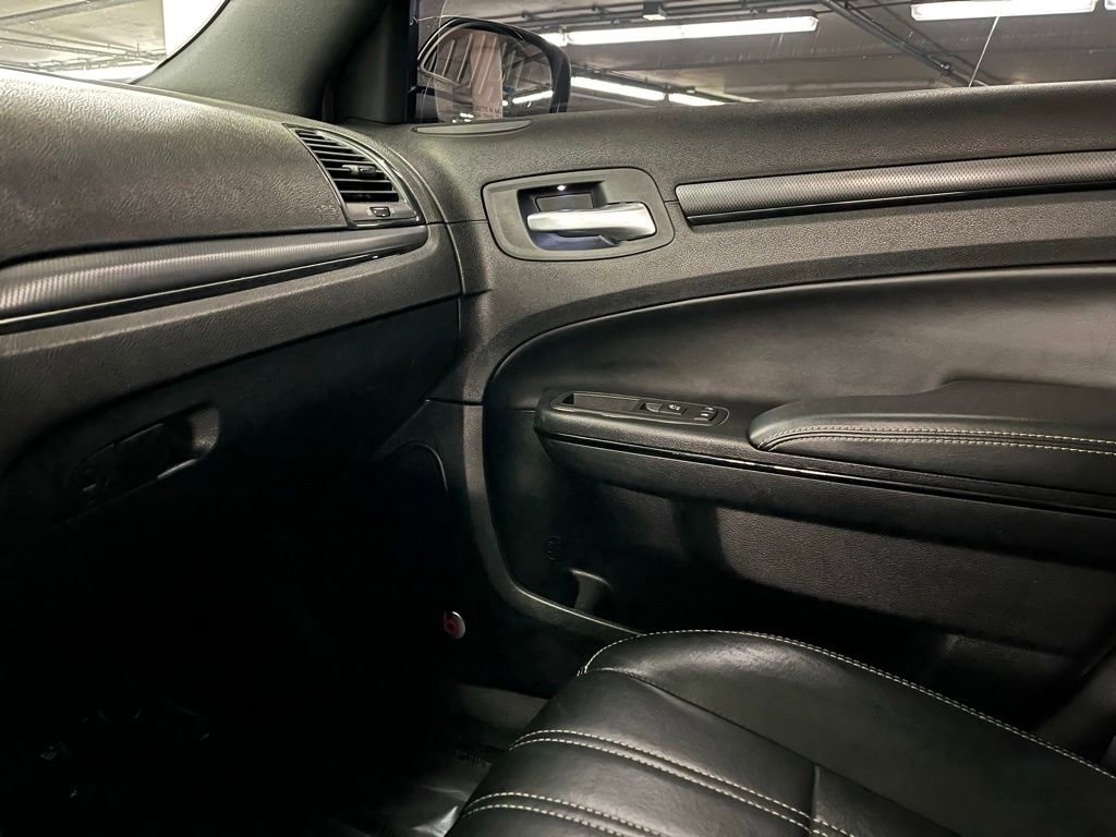 Used 2016 Chrysler 300 S w/ 300S Premium Group image 28