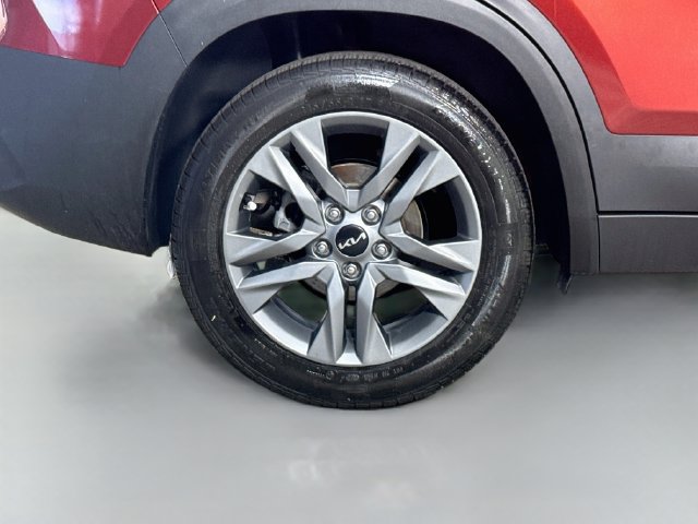 Used 2022 Kia Seltos S FWD image 32
