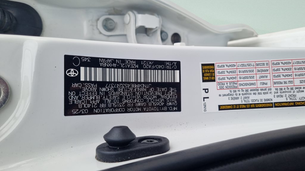 Used 2025 Toyota Corolla SE FWD image 34