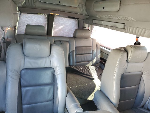 Used 2010 Chevrolet Express 3500 LT w/ LT Preferred Equipment Group RWD image 11
