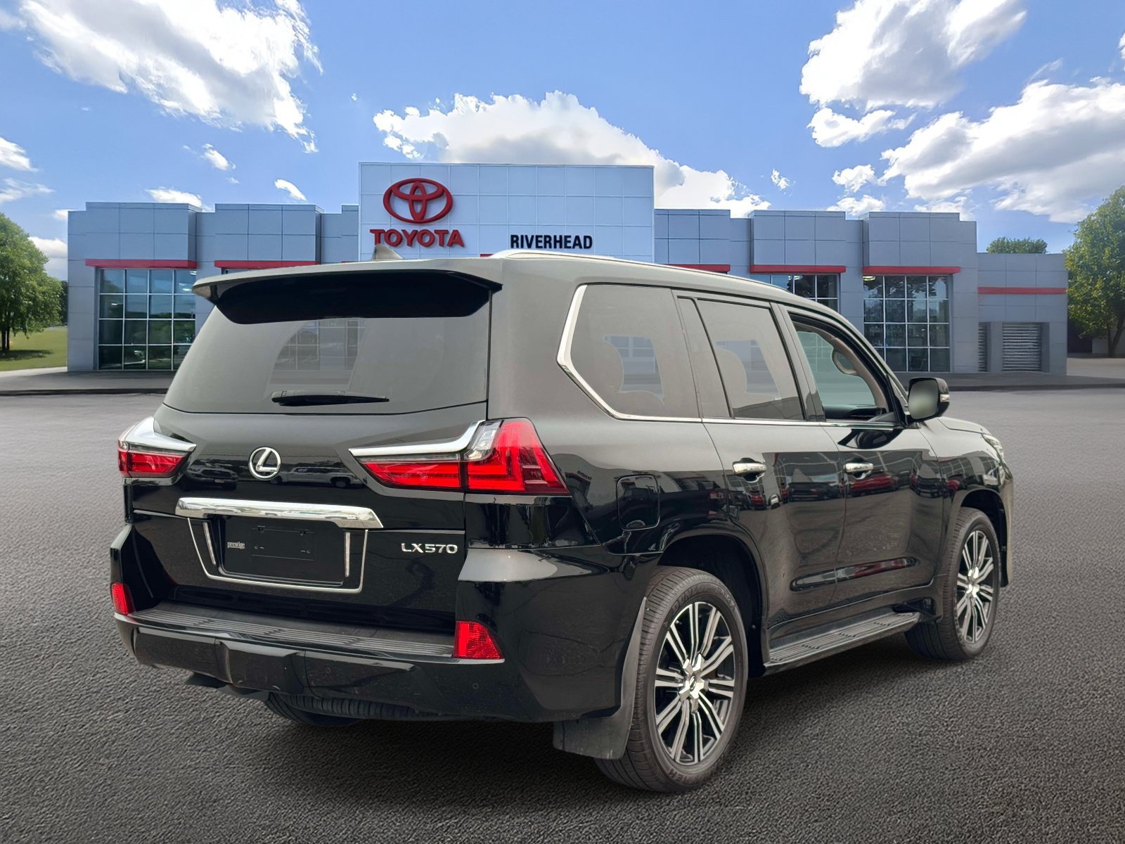 Used 2019 Lexus LX 570 4WD w/ Luxury Package image 6