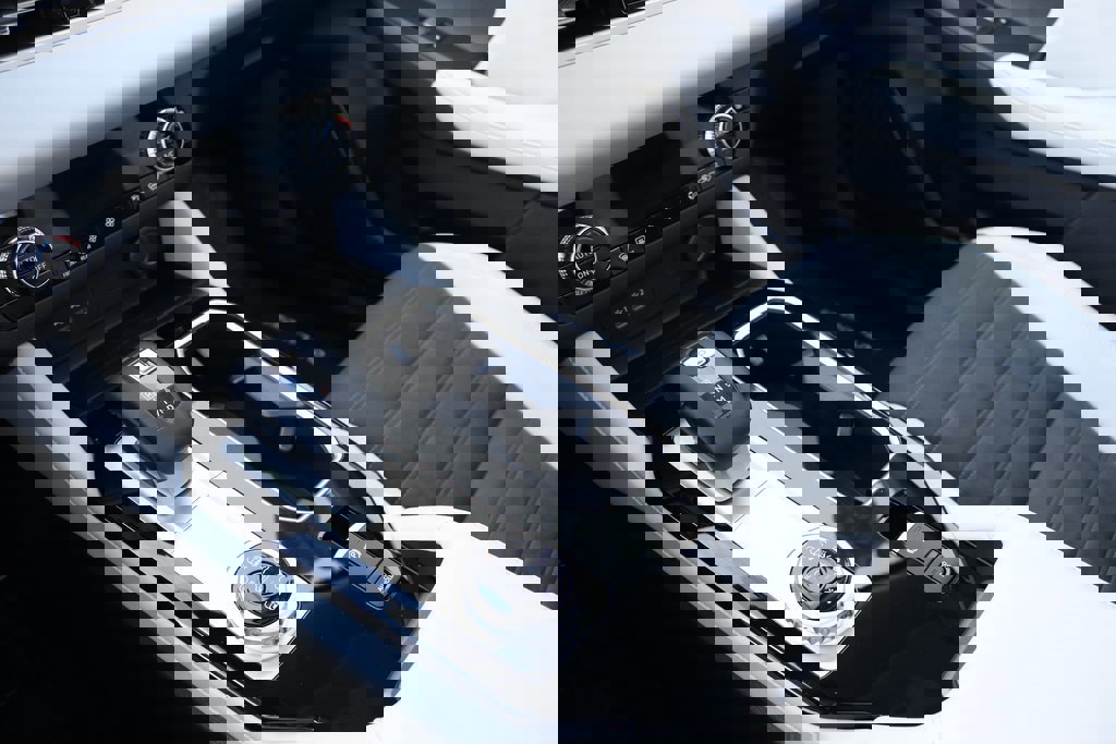 Used 2025 Mitsubishi Outlander SE image 8