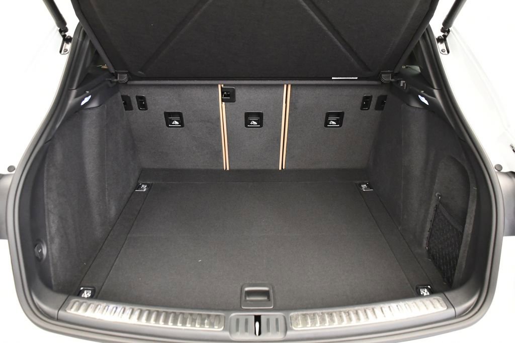 Certified 2025 Porsche Macan Turbo image 57