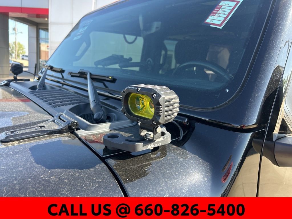 Used 2022 Jeep Wrangler Unlimited Rubicon w/ Cold Weather Group AWD/4WD image 14