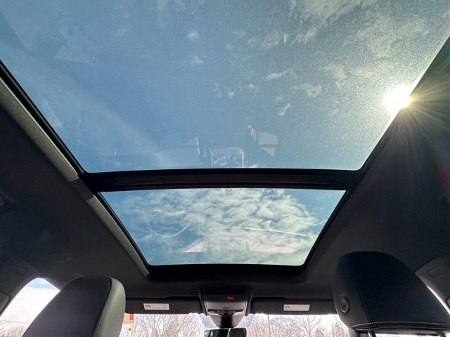 Certified 2023 Volkswagen Atlas Cross Sport SEL R-Line image 30