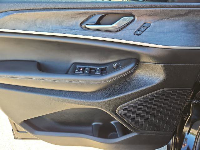 Used 2025 Jeep Grand Cherokee L Limited w/ Black Appearance Package image 22