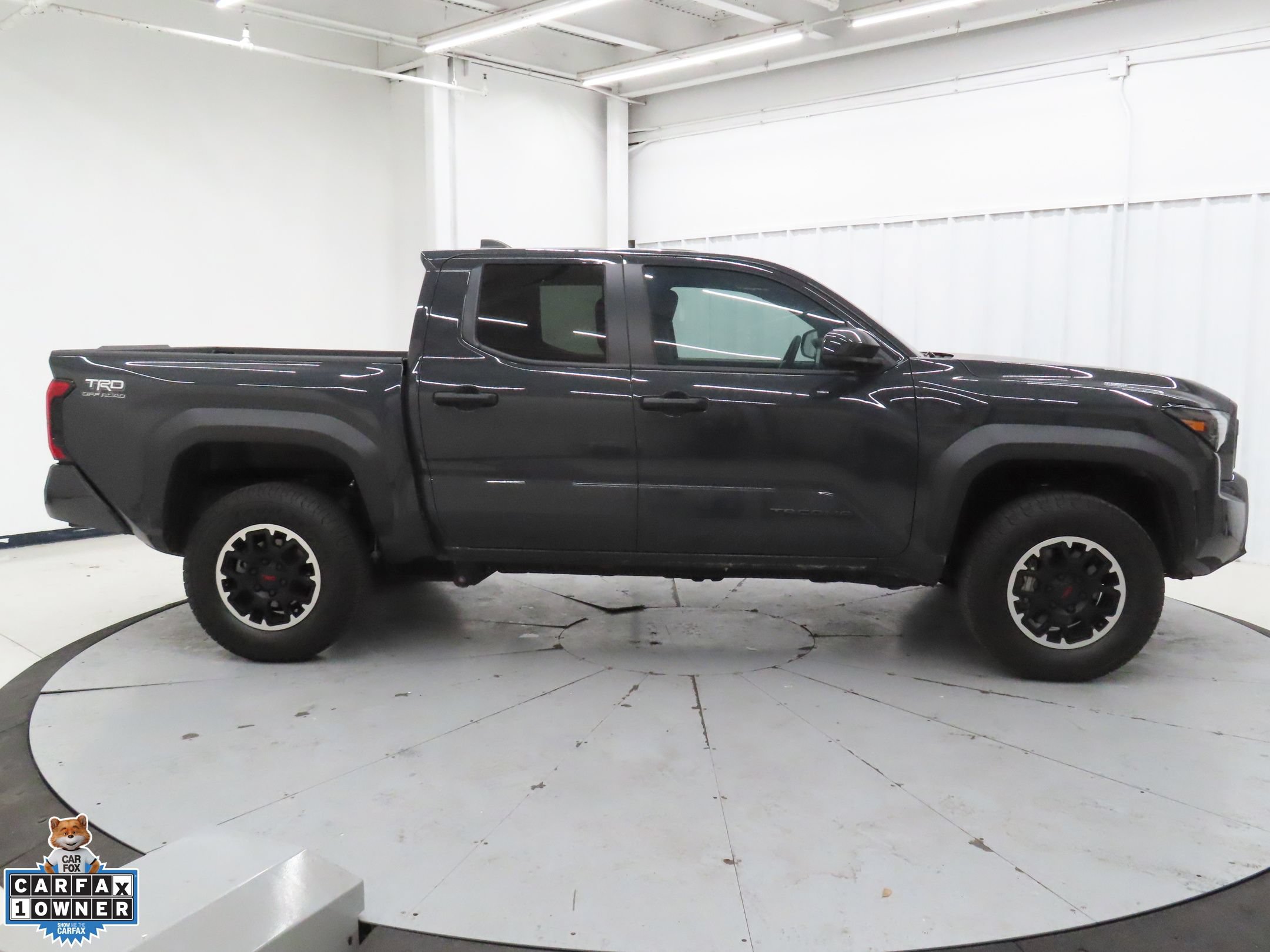 Used 2024 Toyota Tacoma TRD Off-Road AWD/4WD image 2