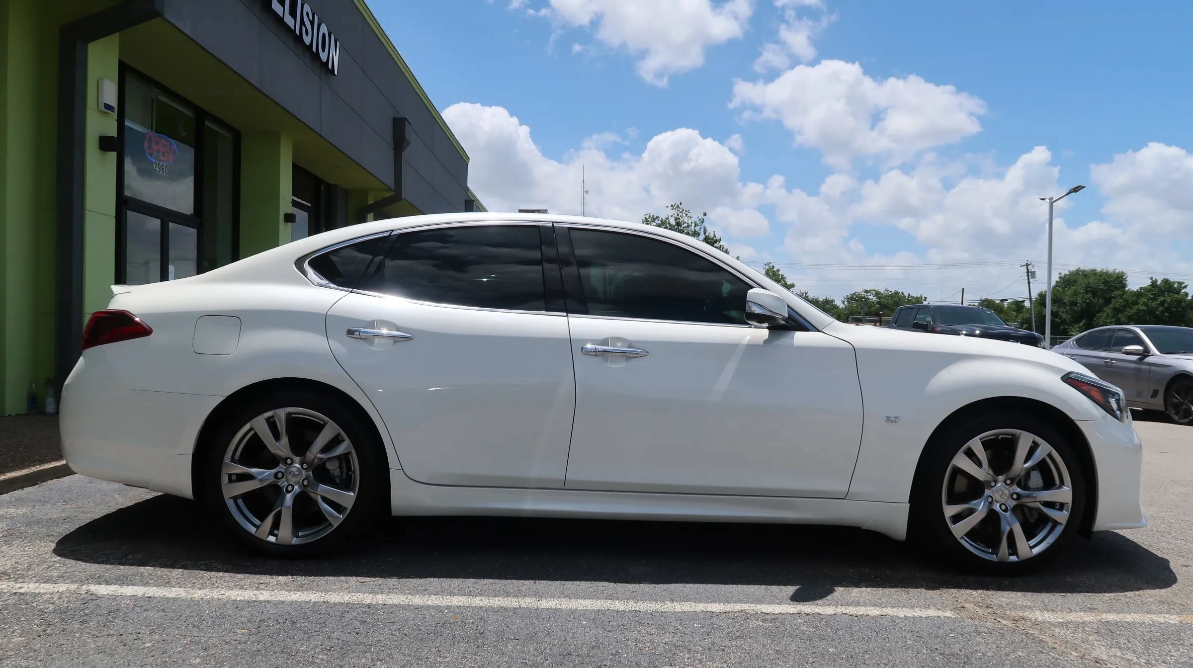 Used 2019 INFINITI Q70 Luxe w/ Sport Package RWD image 8