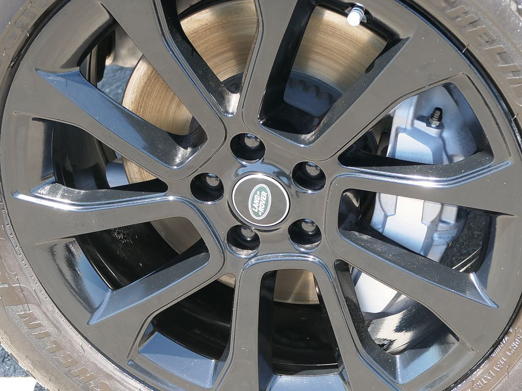 Used 2024 Land Rover Range Rover Sport SE AWD/4WD image 9