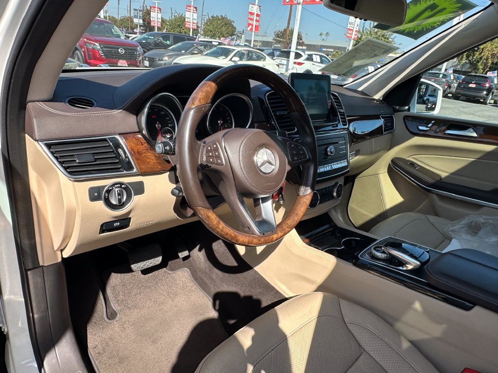 Used 2017 Mercedes-Benz GLS 550 4MATIC image 23