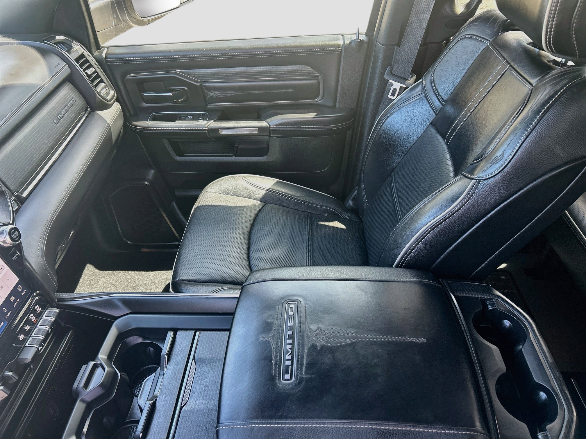 Used 2022 RAM 2500 Limited w/ Night Edition AWD/4WD image 24