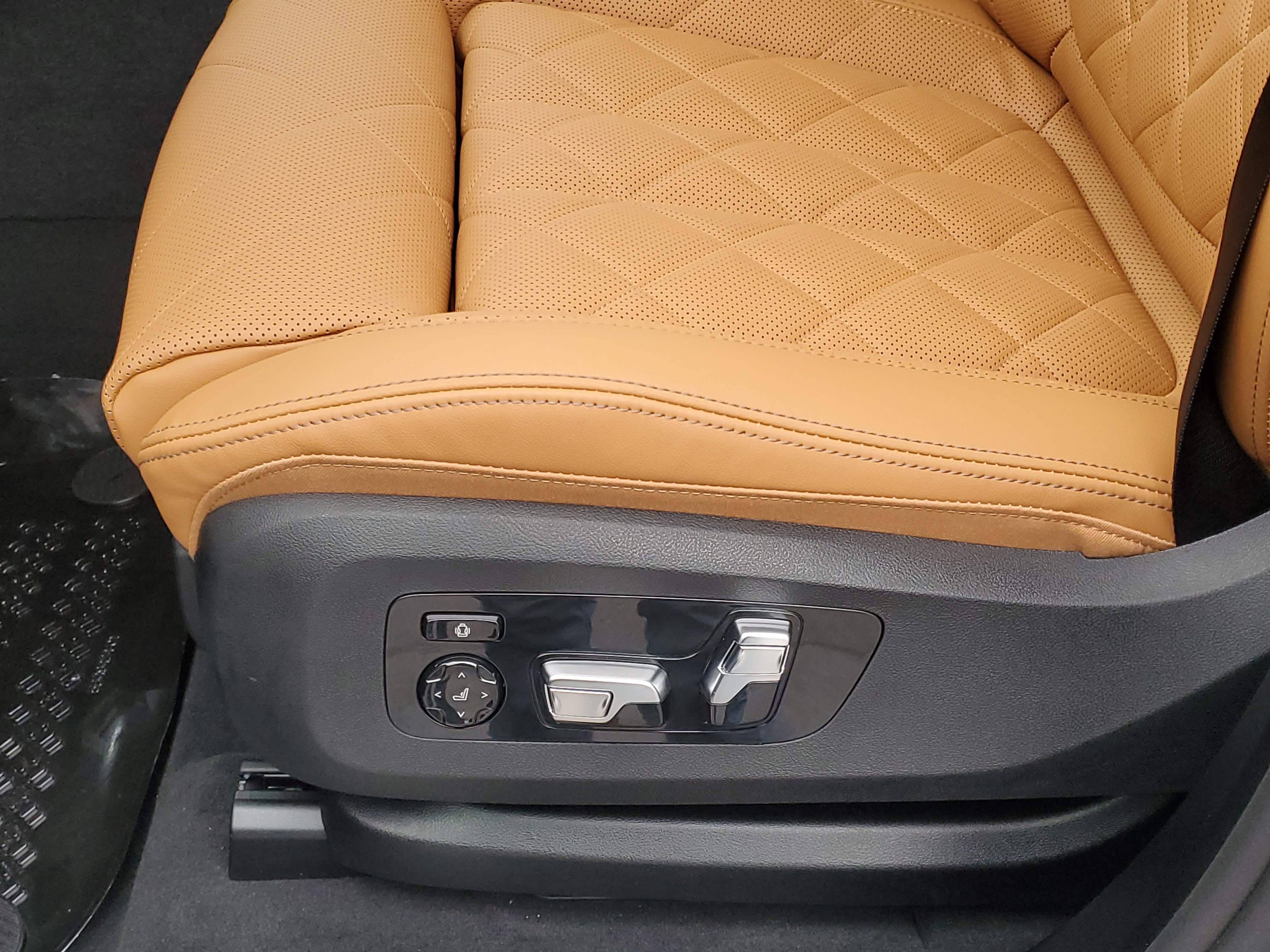 New 2026 BMW X5 xDrive40i w/ Climate Comfort Package image 9