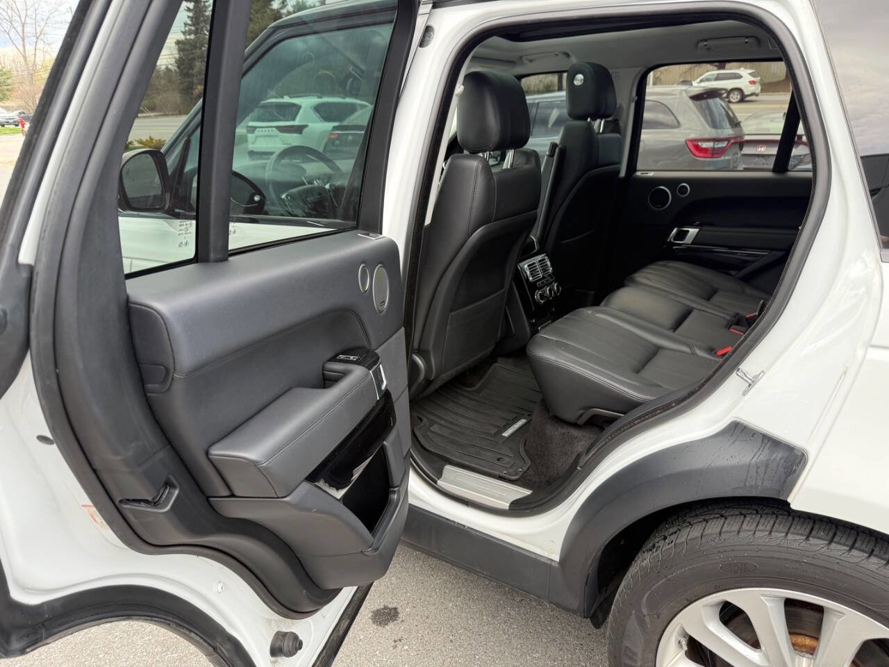 Used 2015 Land Rover Range Rover HSE AWD/4WD image 11
