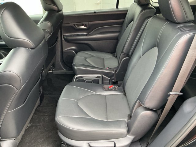 Used 2025 Toyota Grand Highlander AWD image 9