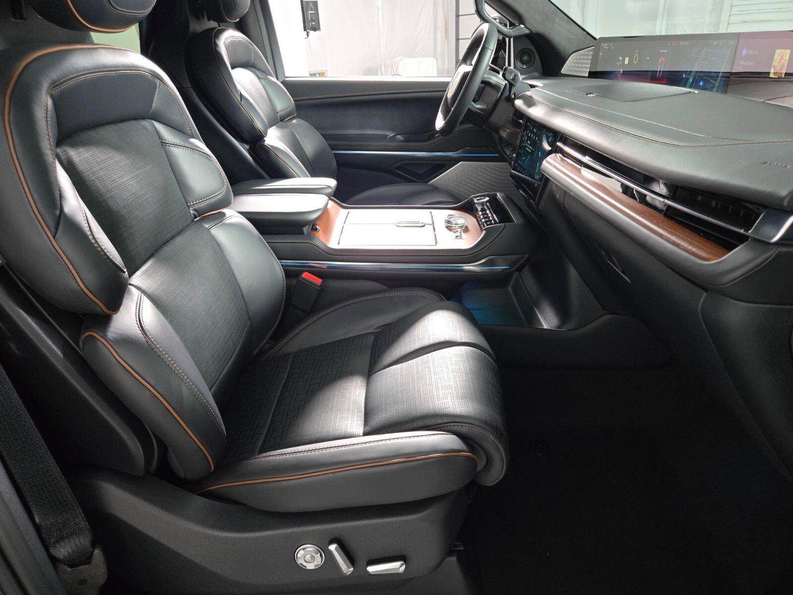 New 2026 Lincoln Navigator L Black Label image 20