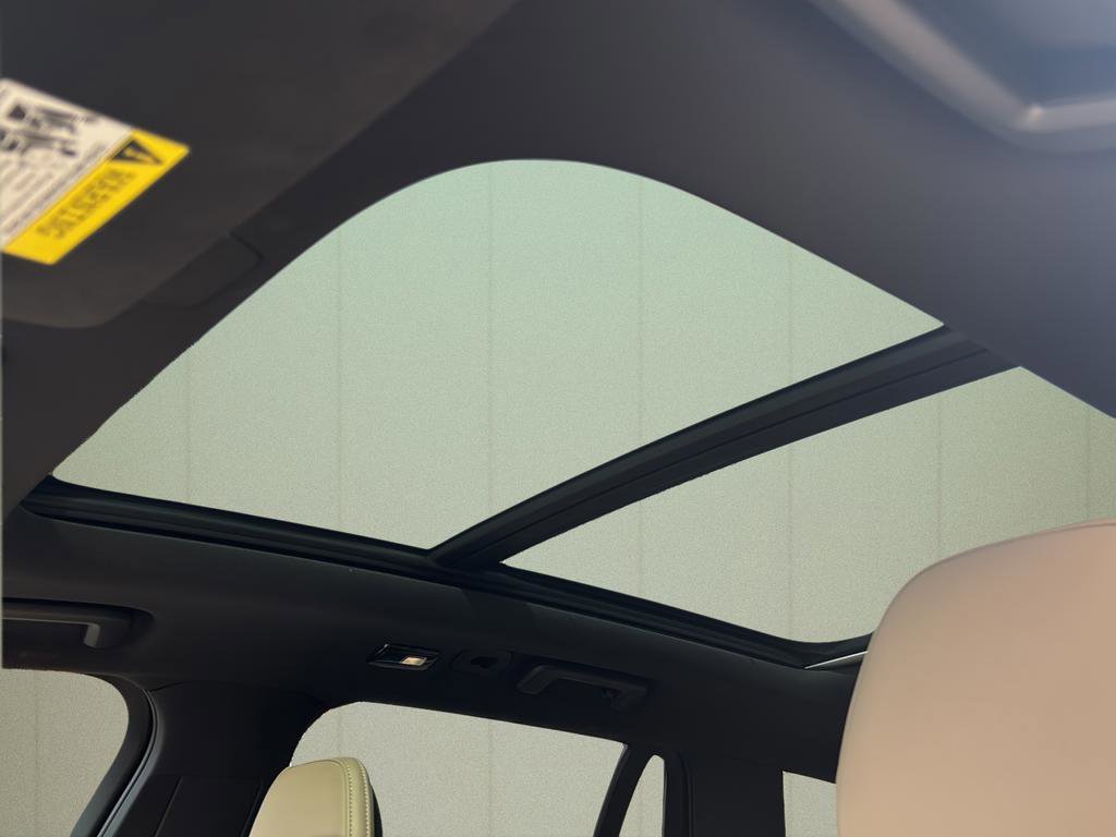 Used 2025 Volvo XC90 T8 Ultra image 36