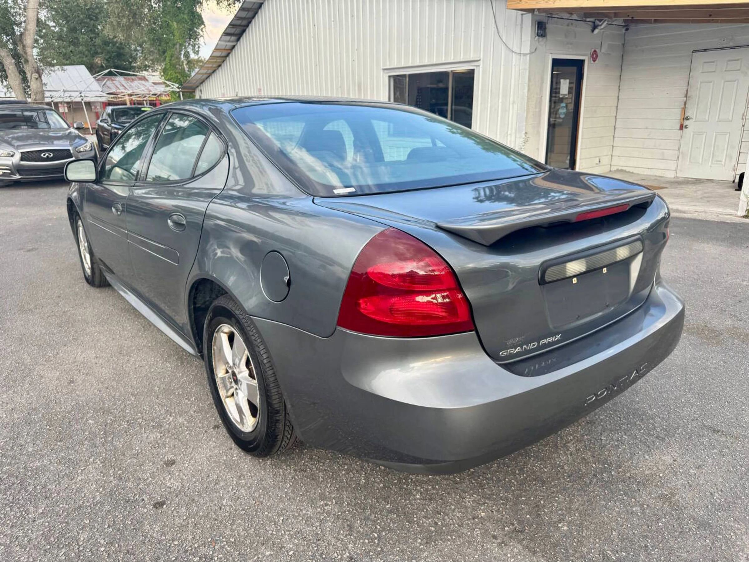 Used 2005 Pontiac Grand Prix w/ Drivers Plus Package image 13