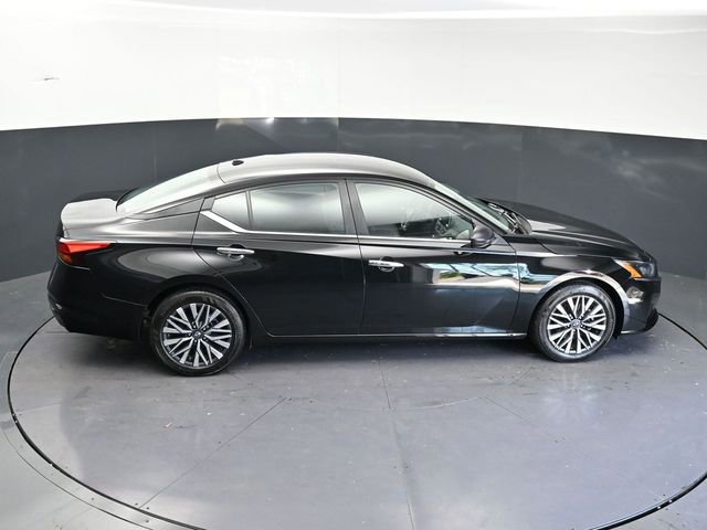 Used 2025 Nissan Altima 2.5 SV FWD image 27