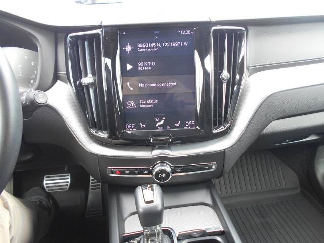 Used 2020 Volvo XC60 T6 R-Design w/ Protection Package Premier AWD/4WD image 12